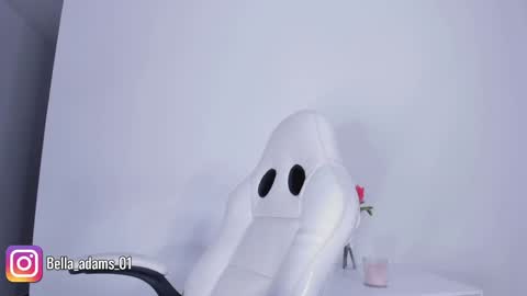 isabella online show from October 4, 4:43 am