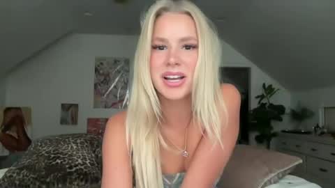 Bella Baby online show from July 24, 5:00 pm