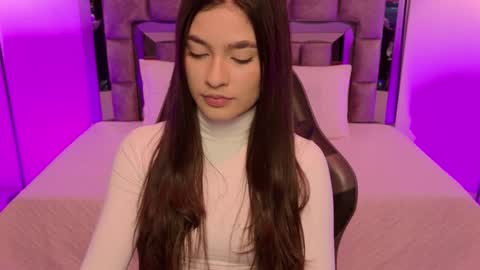 Snapshot of bella_clark2 chatting on November 14, 3:38 am Bella online show from November 14, 3:38 am