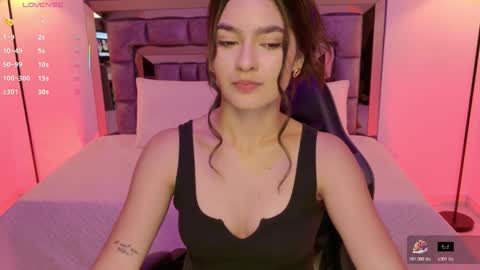 Snapshot of bella_clark2 chatting on November 20, 4:45 am Bella online show from November 20, 4:45 am