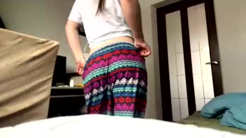 Hanna here Welcome  online show from March 13, 3:24 am