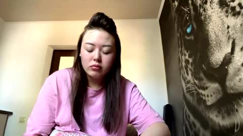Hanna here Welcome  online show from May 17, 4:21 am