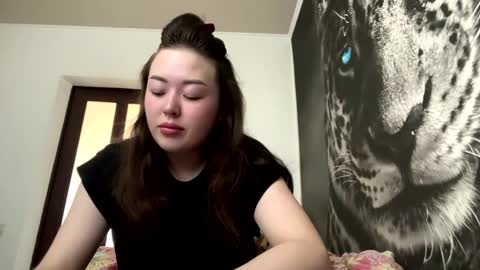 Hanna here Welcome  online show from May 20, 3:13 am