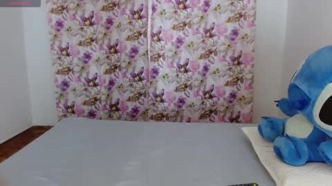 Snapshot of bella_gentle chatting on February 18, 10:33 am bella_gentle online show from February 18, 10:33 am