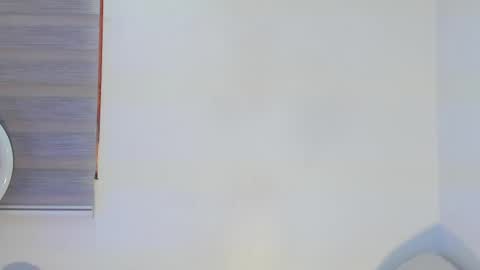 Laura online show from April 29, 6:14 pm