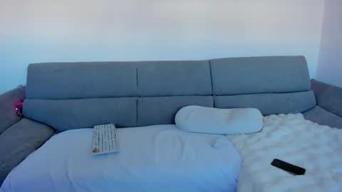 Snapshot of bella_hot77 chatting on February 6, 10:29 am Anna online show from February 6, 10:29 am