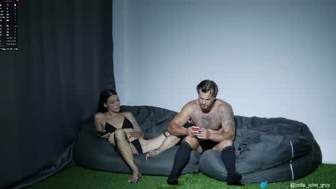 Snapshot of bella_john_grey chatting on June 19, 1:59 pm online show from June 19, 1:59 pm