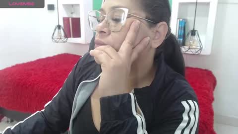 lady online show from October 1, 11:27 am