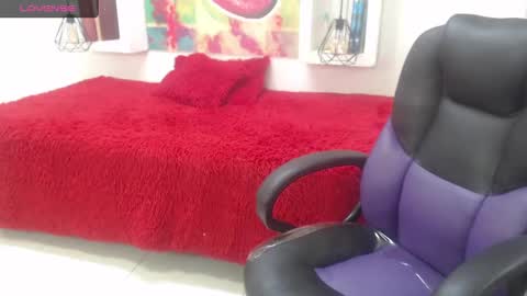 lady online show from November 3, 11:55 am