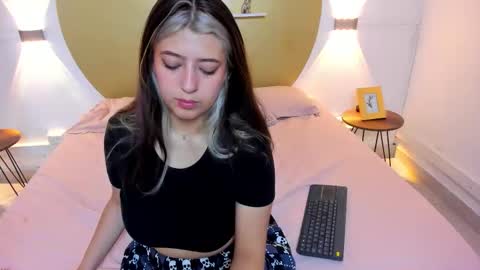  Bella  online show from December 16, 6:02 pm