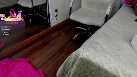  Bella  online show from April 1, 3:40 am