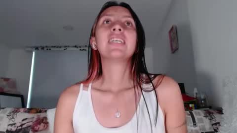 Snapshot of bella_marlowe chatting on January 19, 10:17 pm Bella Marlowe online show from January 19, 10:17 pm