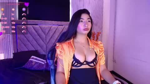 bella_martini_ online show from May 14, 1:07 pm