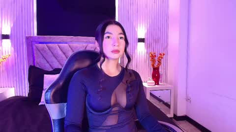 bella_martini_ online show from May 18, 12:22 pm