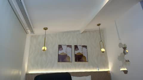 bella_millers online show from May 3, 5:19 pm