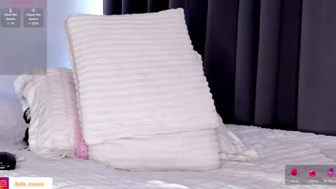 Snapshot of bella_musee chatting on May 20, 4:35 pm online show from May 20, 4:35 pm