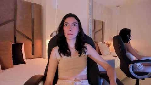 Snapshot of bella_nova__ chatting on March 23, 8:35 pm bella_nova__ online show from March 23, 8:35 pm