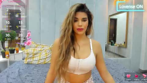 Snapshot of bella_posh chatting on October 6, 7:06 am bella_posh online show from October 6, 7:06 am