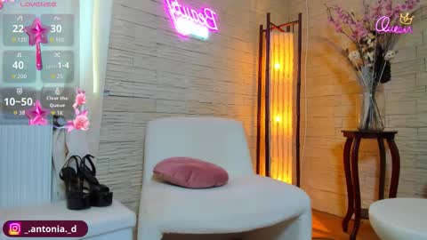 Snapshot of bella_posh chatting on February 1, 7:51 am bella_posh online show from February 1, 7:51 am