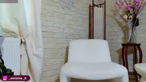 Snapshot of bella_posh chatting on February 8, 7:45 am bella_posh online show from February 8, 7:45 am