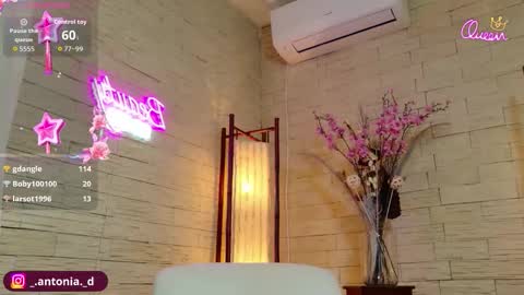 Snapshot of bella_posh chatting on February 9, 7:56 am bella_posh online show from February 9, 7:56 am