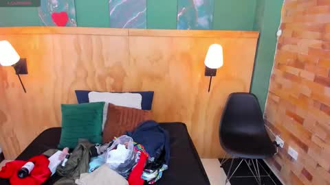 Snapshot of bella_riviera chatting on October 13, 7:03 pm Bella Riviera online show from October 13, 7:03 pm