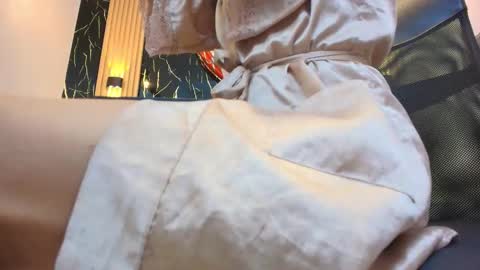     online show from February 27, 8:42 pm