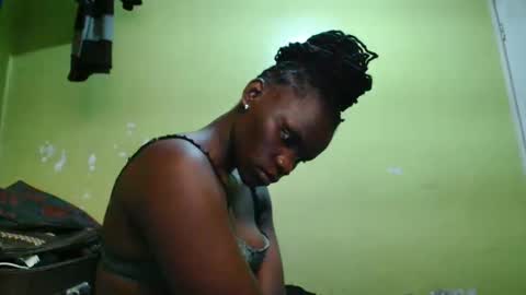 Snapshot of bella_sky_ chatting on March 18, 6:27 am Sky online show from March 18, 6:27 am