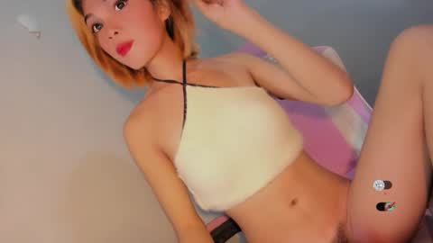Snapshot of bella_tara chatting on March 10, 10:37 am Bella online show from March 10, 10:37 am