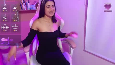 bella_thixx online show from September 16, 4:13 am