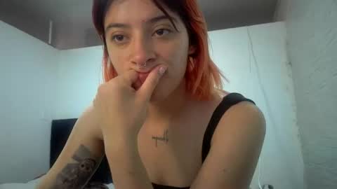 bella_thorne1999 online show from July 28, 7:04 pm
