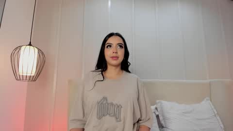  B E L L A   online show from December 19, 8:05 pm