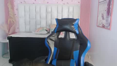 Bella online show from September 26, 8:24 pm