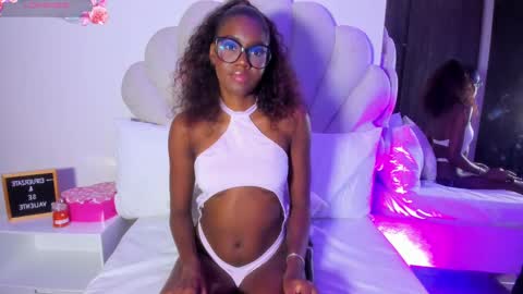 Bella Dajud online show from September 28, 12:05 am