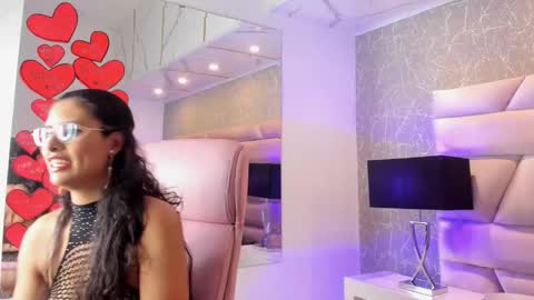 bellaagrace online show from February 6, 5:01 am