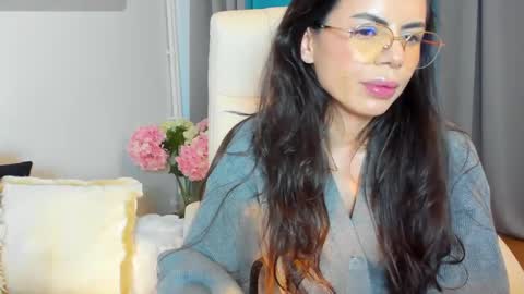 BellaAnna online show from January 29, 12:45 pm