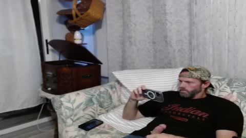 Snapshot of bellabeanz chatting on February 6, 12:48 pm Roxy Rain online show from February 6, 12:48 pm