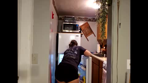 Snapshot of bellabeanz chatting on February 18, 12:49 pm Roxy Rain online show from February 18, 12:49 pm