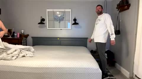 Snapshot of bellabeanz chatting on February 21, 12:17 pm Roxy Rain online show from February 21, 12:17 pm