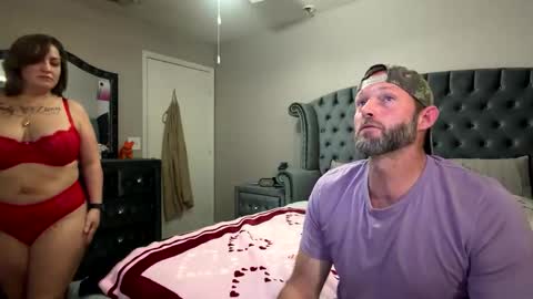 Snapshot of bellabeanz chatting on February 8, 8:01 pm Roxy Rain online show from February 8, 8:01 pm