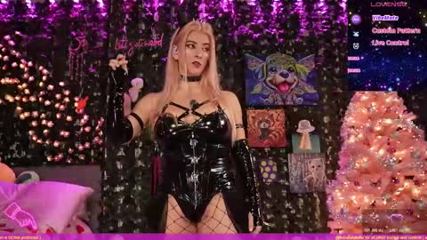 Bellalunabear trans   JadePlant Cis online show from December 17, 5:41 pm