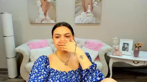 BellaBoolman online show from February 8, 9:15 pm