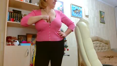 Snapshot of bellabrionia chatting on December 21, 4:03 pm JULIA online show from December 21, 4:03 pm