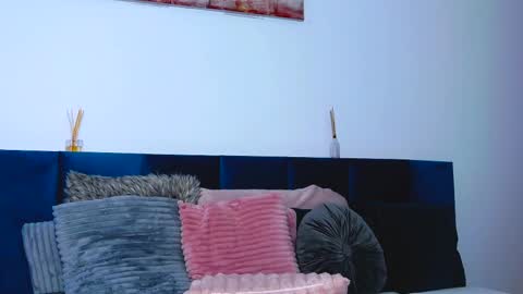 belladoyle online show from February 20, 5:40 pm