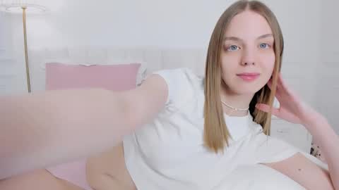 Bella online show from March 14, 2:28 am