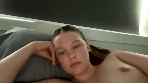 bellalove4 online show from June 4, 7:42 pm