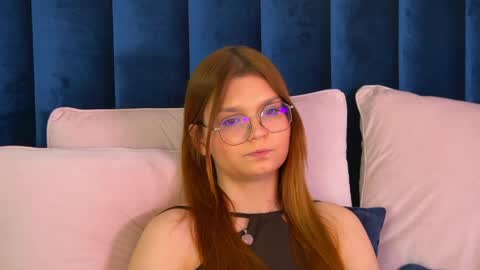 BellaMarebelle online show from April 10, 5:39 pm