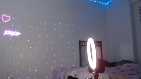 Bella Monroe online show from February 21, 7:45 am