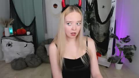 Bella online show from October 29, 10:11 pm