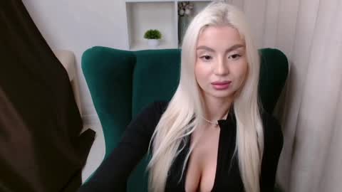 Bella online show from April 21, 1:17 pm